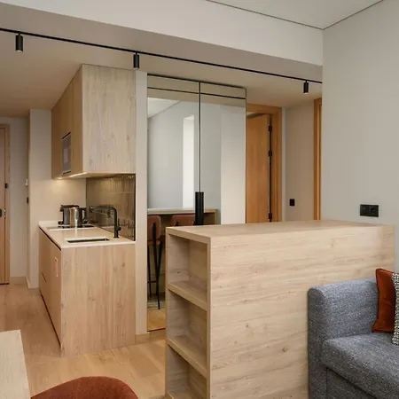 Residence Inn Lisbon By Marriott Hotel فندق 4*
