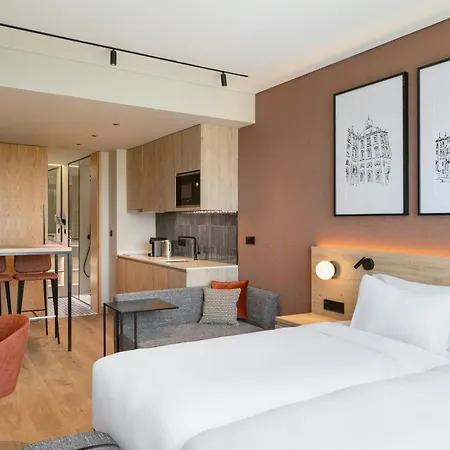 By Marriott Отель Лиссабон